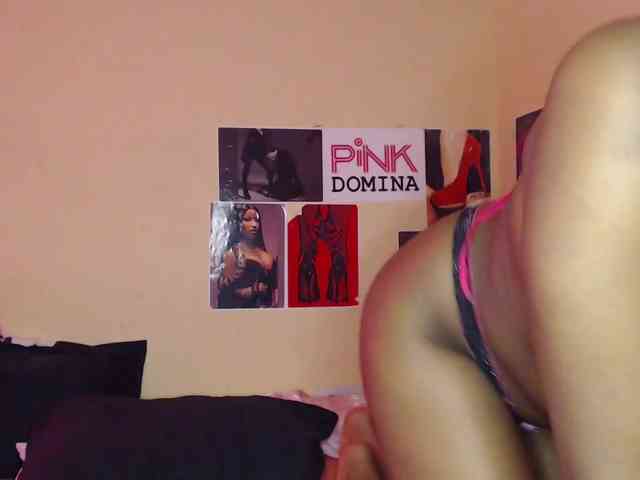 PinkDomina01 webcam