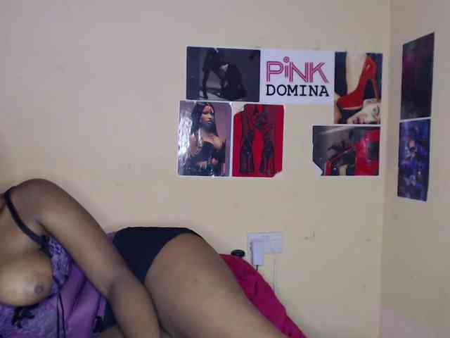 PinkDomina01 webcam