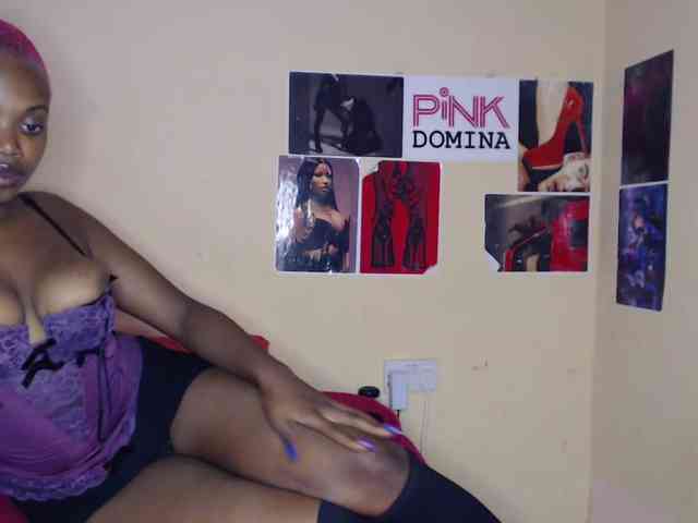PinkDomina01 webcam