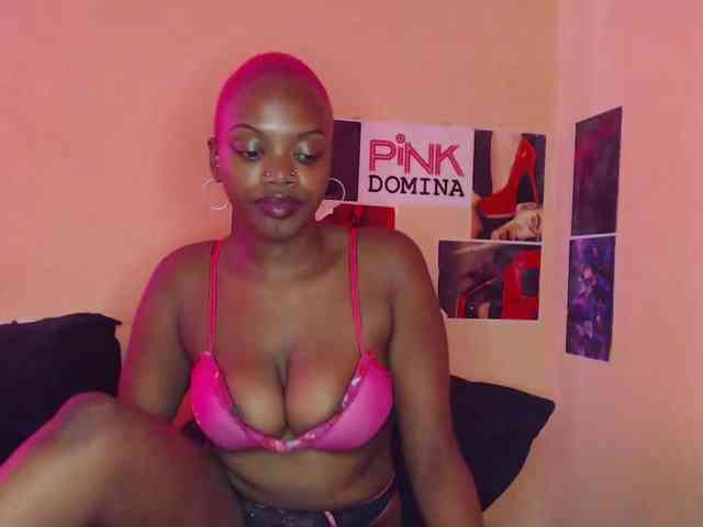 PinkDomina01 webcam