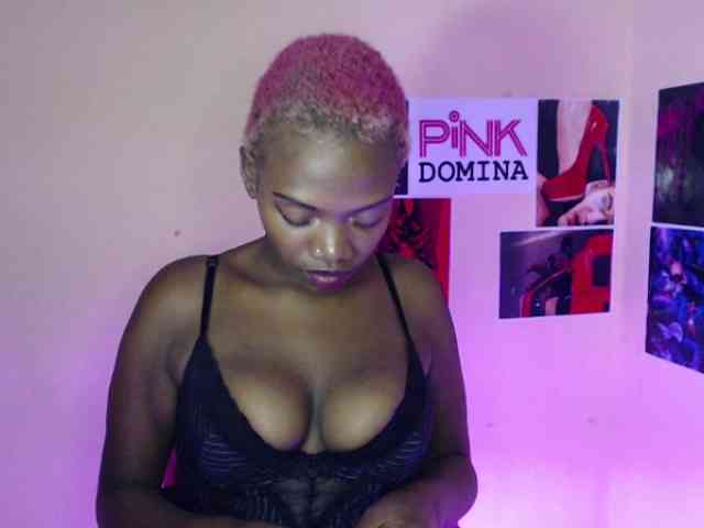 PinkDomina01 webcam