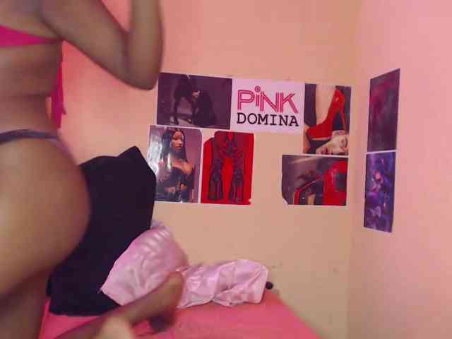PinkDomina01 webcam