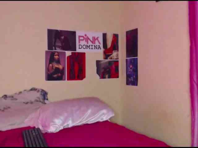 PinkDomina01 webcam