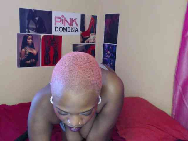 PinkDomina01 webcam