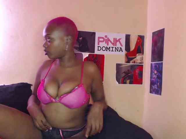 PinkDomina01 webcam