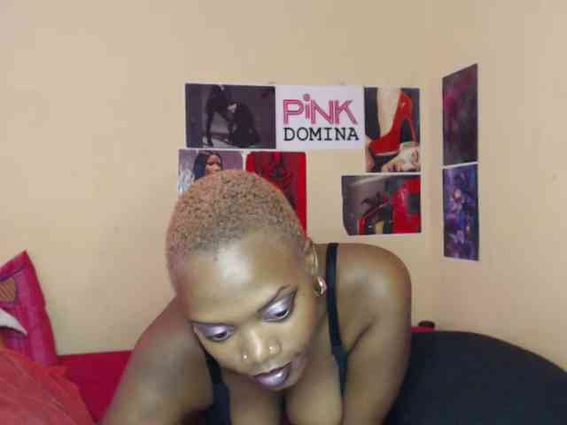 PinkDomina01 webcam
