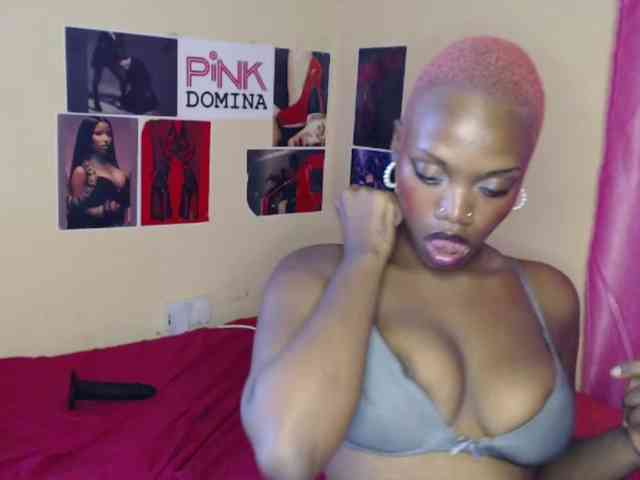 PinkDomina01 webcam