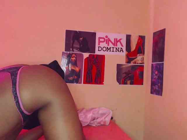 PinkDomina01 webcam