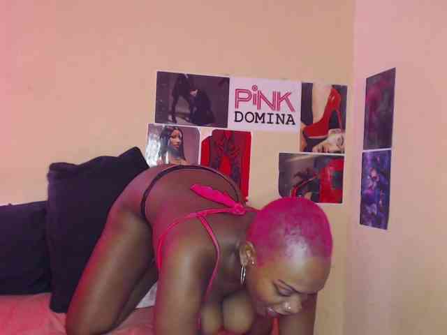 PinkDomina01 webcam