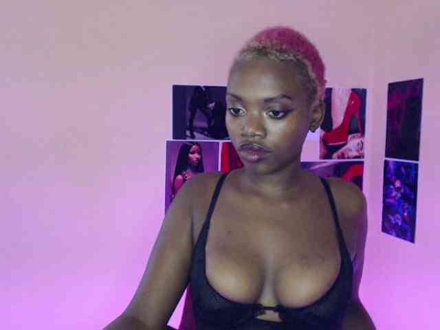 PinkDomina01 webcam