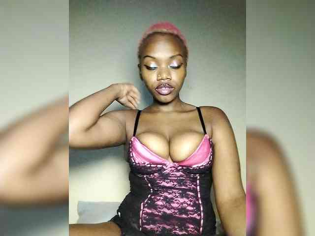 PinkDomina01 webcam