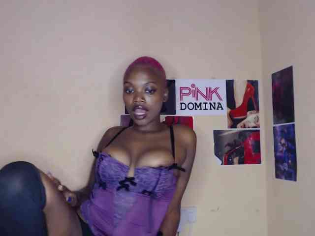 PinkDomina01 webcam