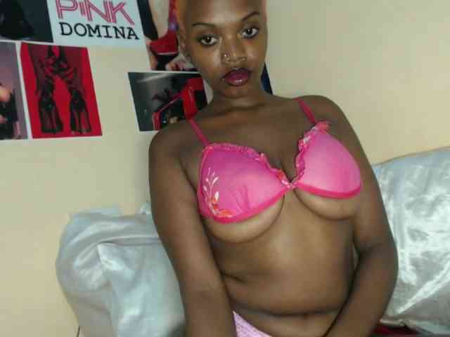 PinkDomina01 webcam