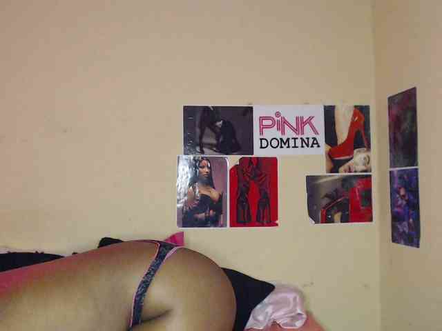 PinkDomina01 webcam