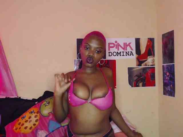 PinkDomina01 webcam