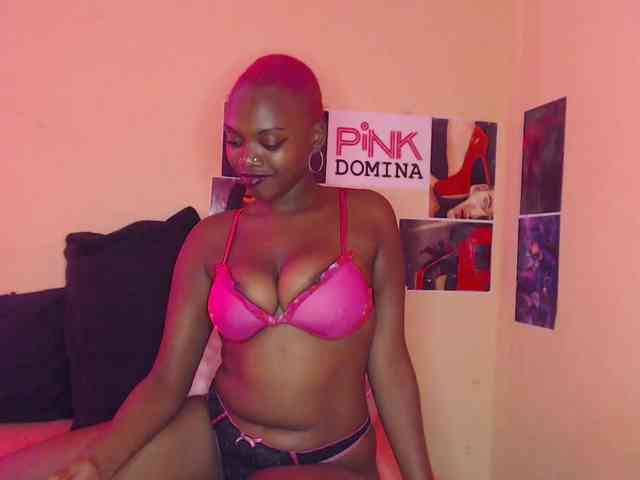 PinkDomina01 webcam