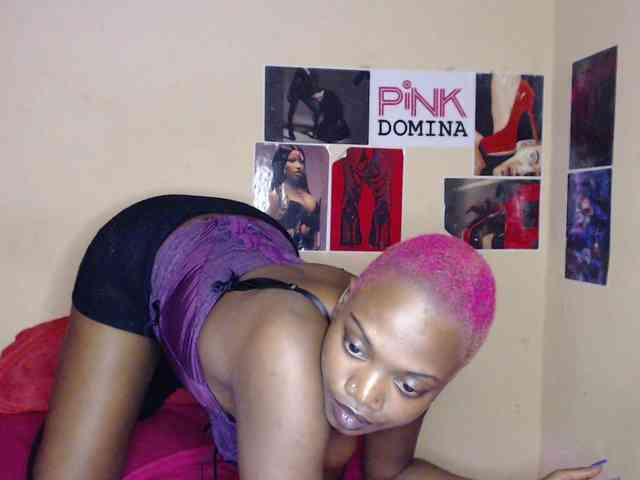 PinkDomina01 webcam