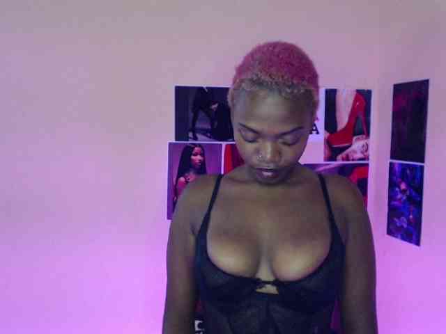 PinkDomina01 webcam