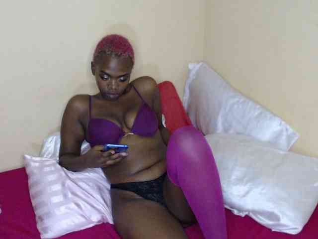 PinkDomina01 webcam