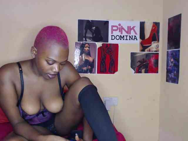PinkDomina01 webcam