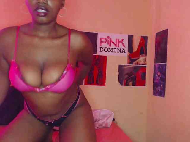 PinkDomina01 webcam