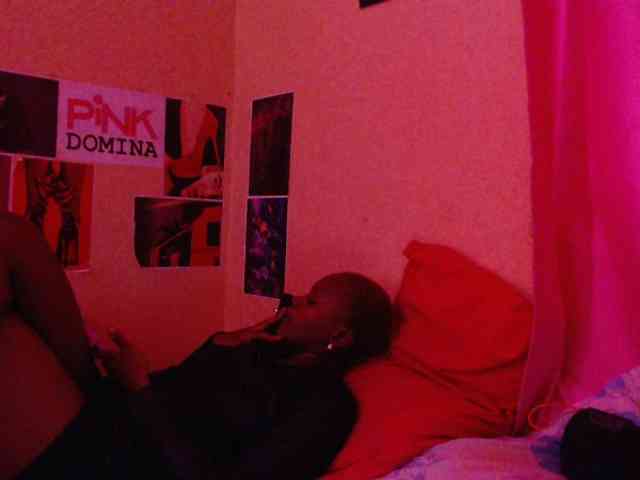 PinkDomina01 webcam