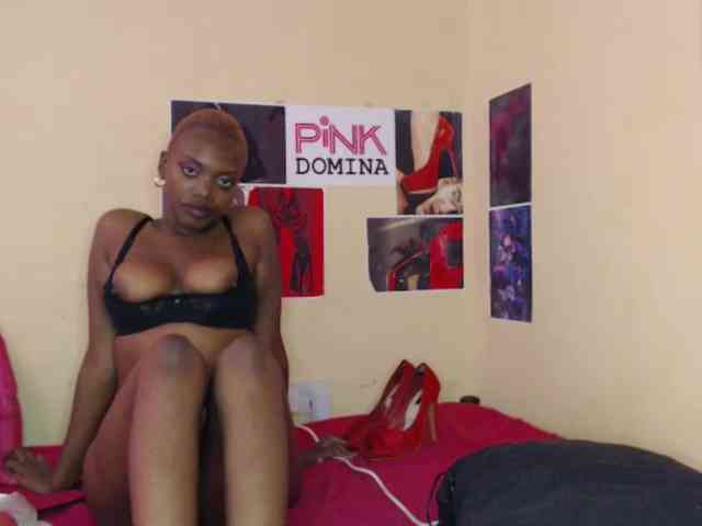 PinkDomina01 webcam