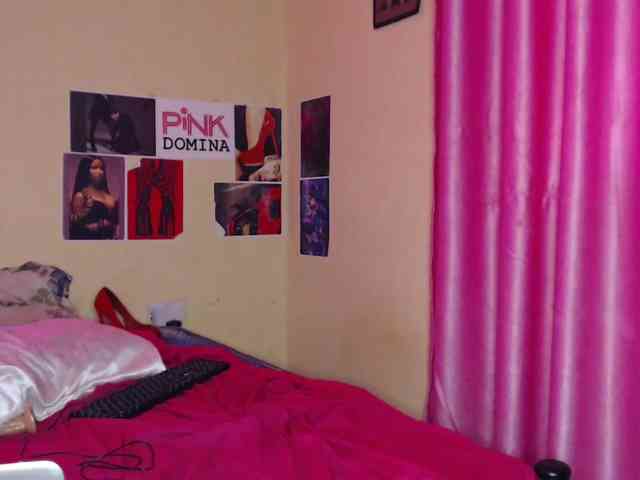 PinkDomina01 webcam