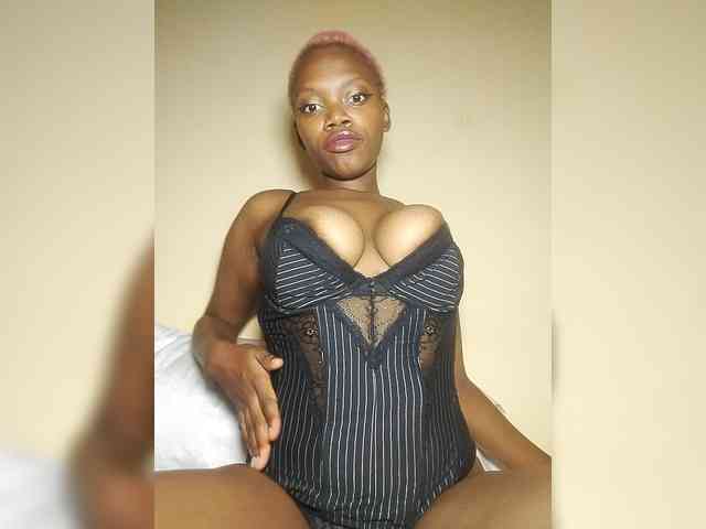 PinkDomina01 webcam