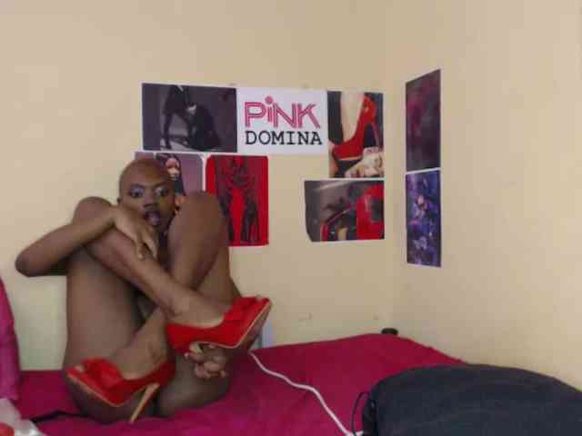PinkDomina01 webcam