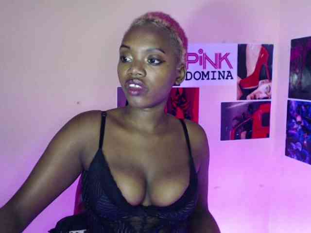 PinkDomina01 webcam