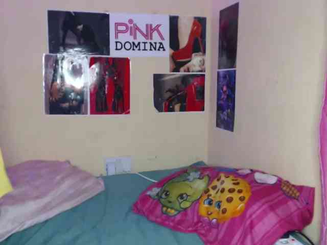 PinkDomina01 webcam