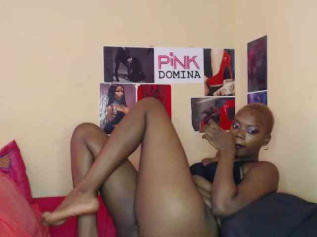 PinkDomina01 webcam