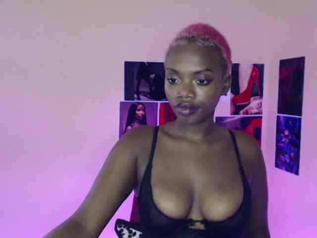 PinkDomina01 webcam
