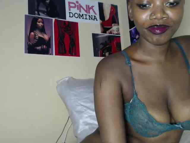 PinkDomina01 webcam