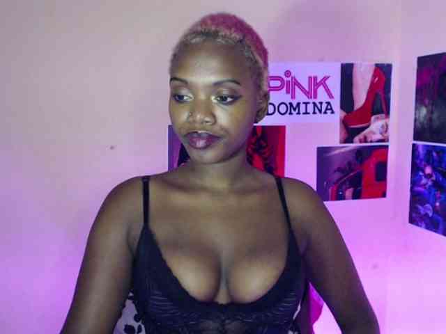 PinkDomina01 webcam