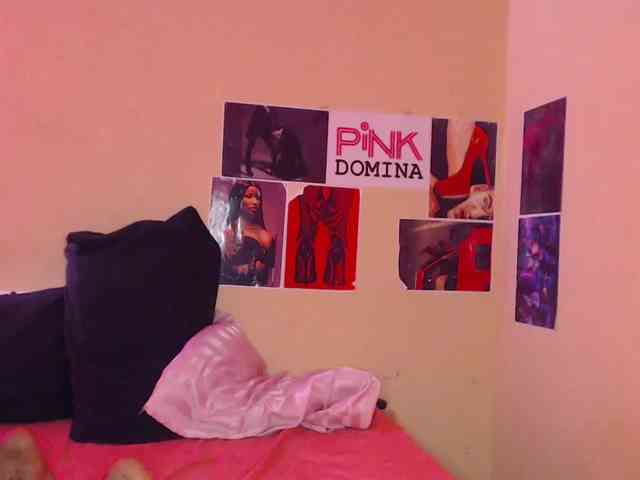 PinkDomina01 webcam
