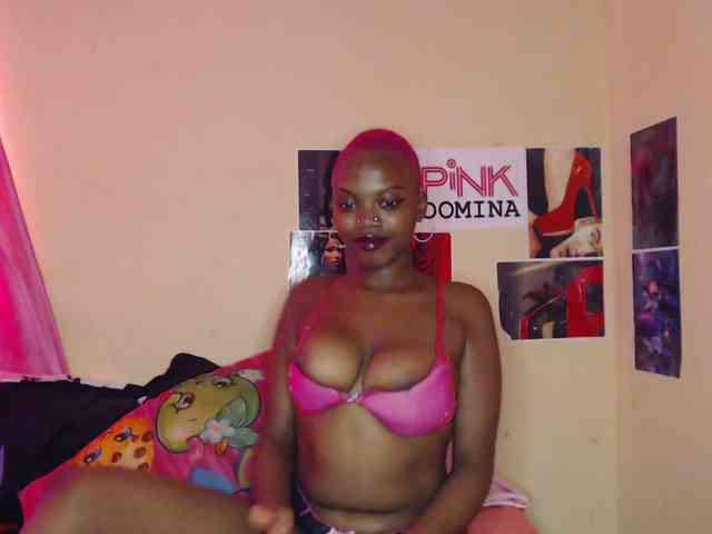 PinkDomina01 webcam