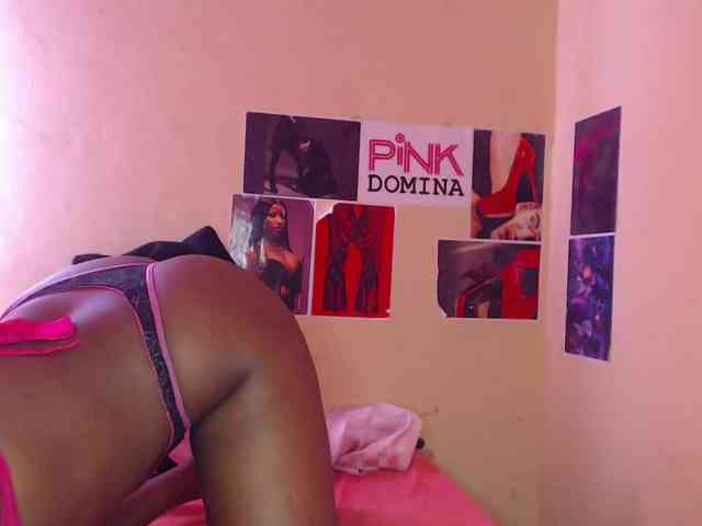 PinkDomina01 webcam