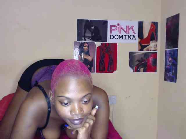 PinkDomina01 webcam