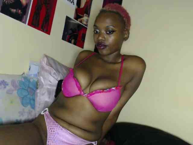 PinkDomina01 Live Webcam on BongaCams