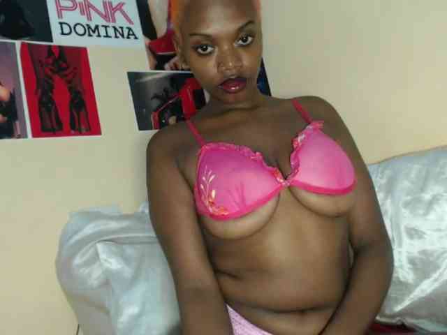 PinkDomina01 webcam