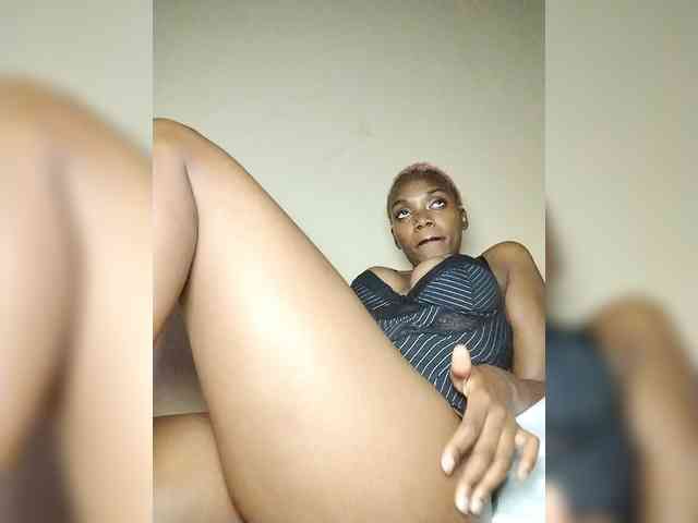 PinkDomina01 webcam