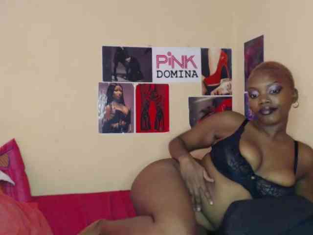 PinkDomina01 webcam