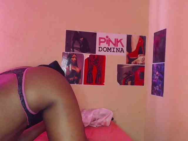 PinkDomina01 webcam