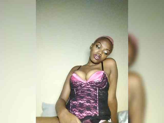 PinkDomina01 webcam