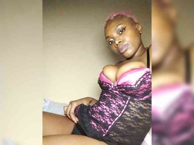 PinkDomina01 webcam