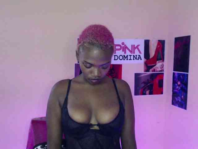 PinkDomina01 webcam
