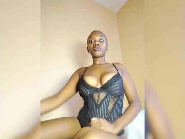 PinkDomina01 webcam