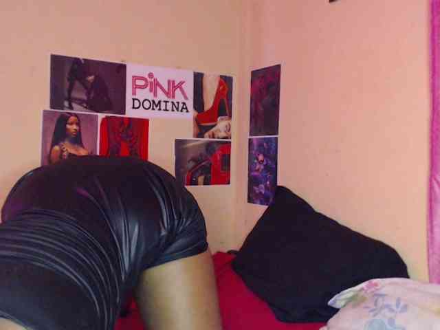PinkDomina01 webcam